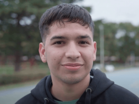 Cara de un chico adolescente